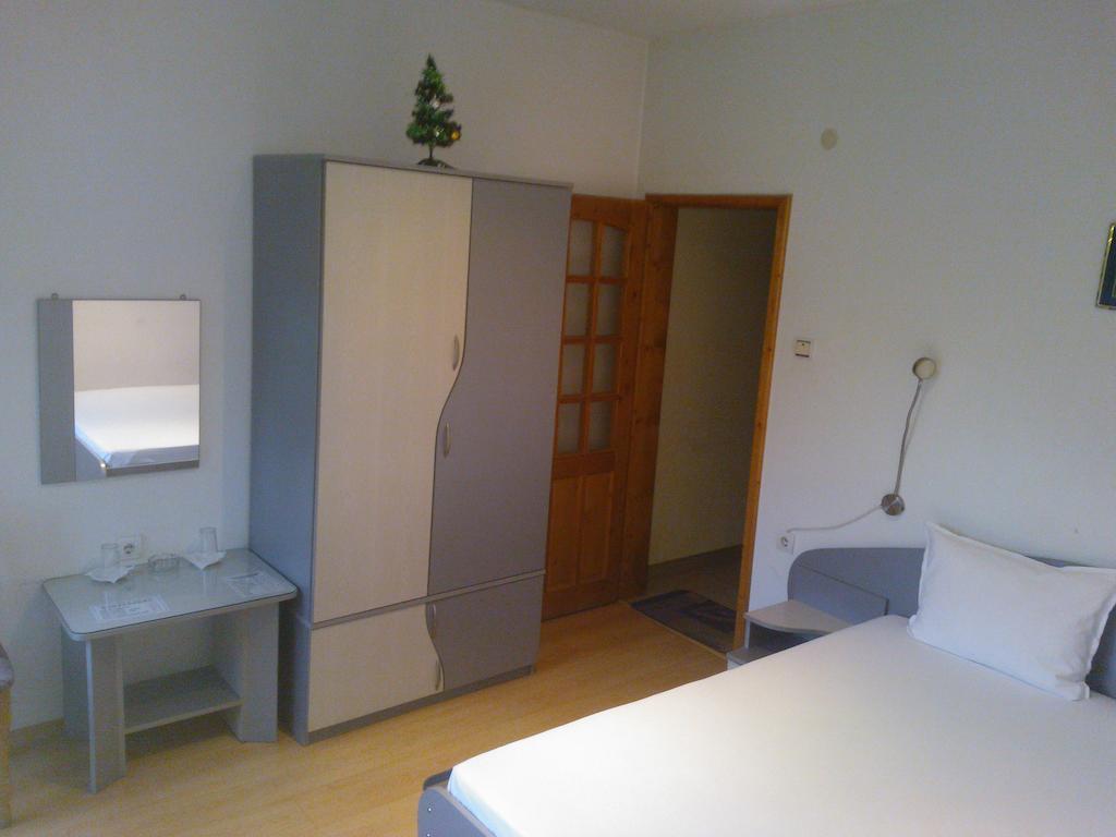 Hotel Tsarevets Asenovgrad Habitación foto